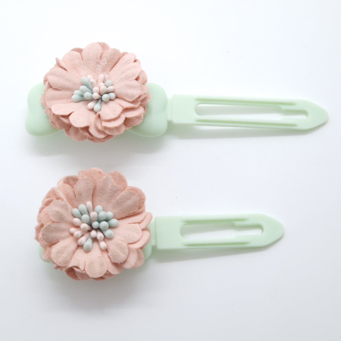 Weiche Blumen auf 4,5 cm Clip und 3,5 cm Clip