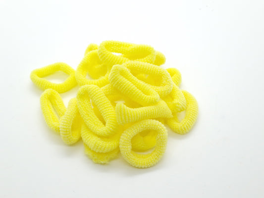 Weiche Gummibänder mit gelbem Haarknoten