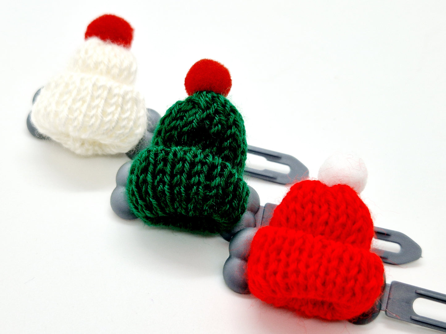 Winter Woolly hat Novelty clip