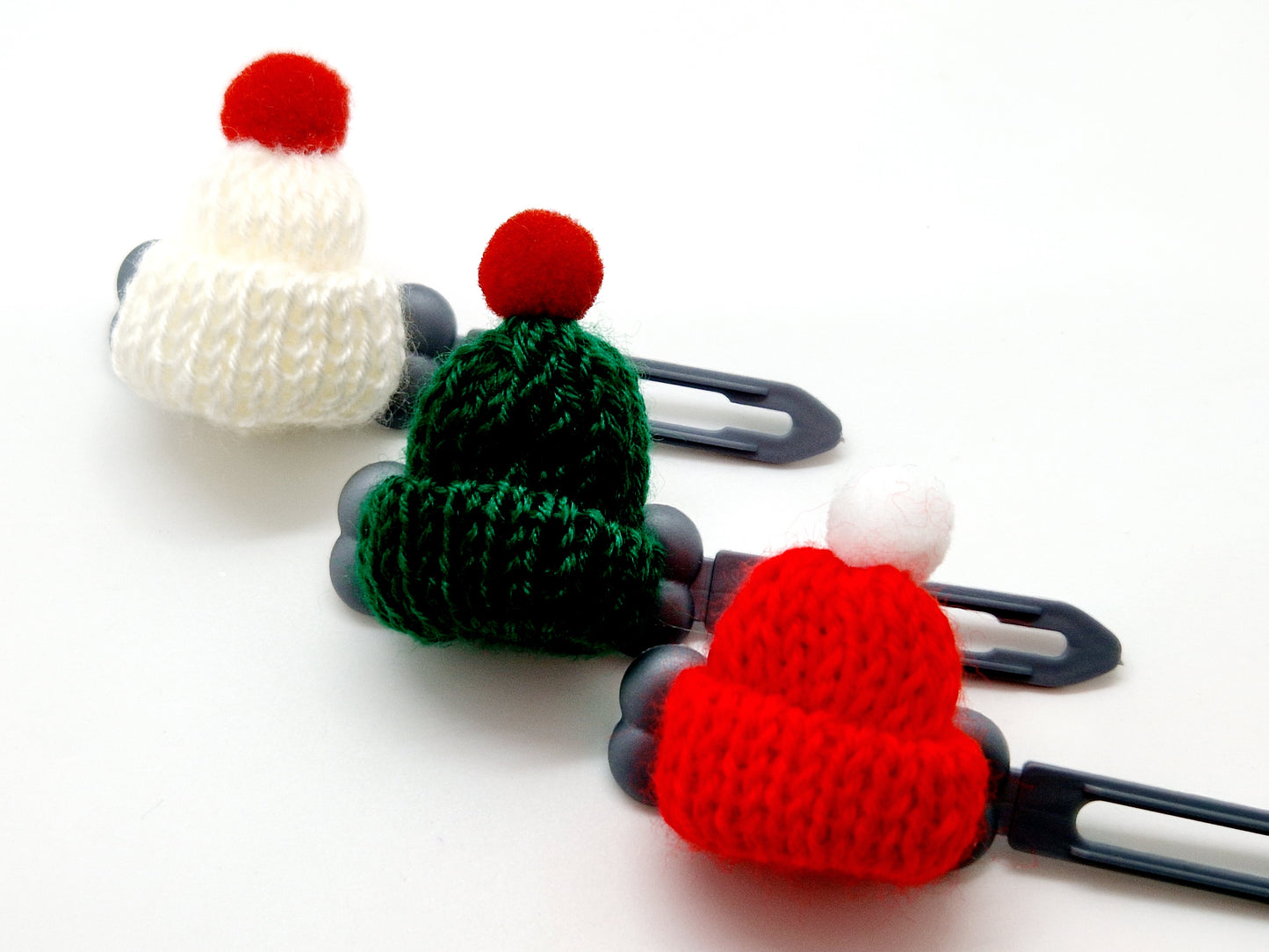 Winter Woolly hat Novelty clip